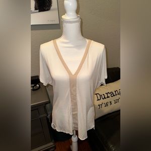 Bella Luxx Los Angeles White V Neck w/tan Trim. Dress it up or down. Super Soft!